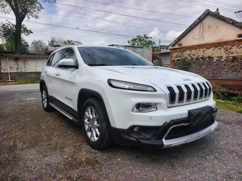 16年东营Jeep自由光