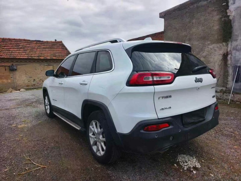 16年东营Jeep自由光
