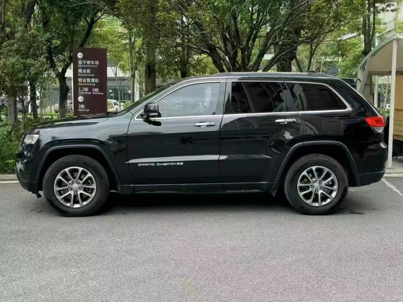 16年重庆市Jeep大切诺基