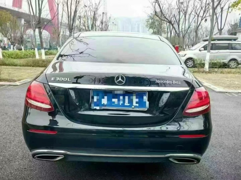 18年重庆市奔驰S