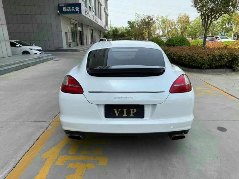 13年烟台保时捷帕拉梅拉