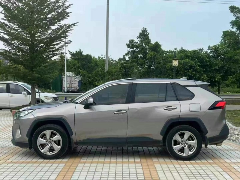 20年佛山丰田RAV4荣放