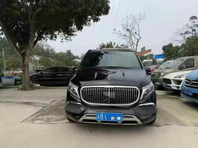 19年重庆市奔驰V