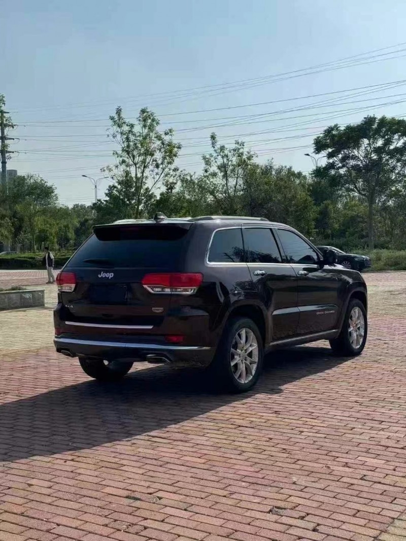 13年东营Jeep大切诺基