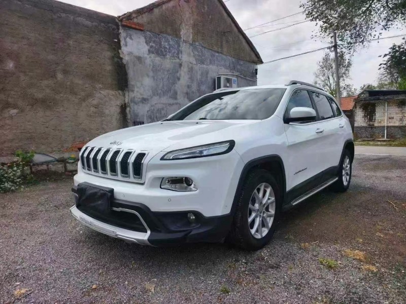 16年东营Jeep自由光