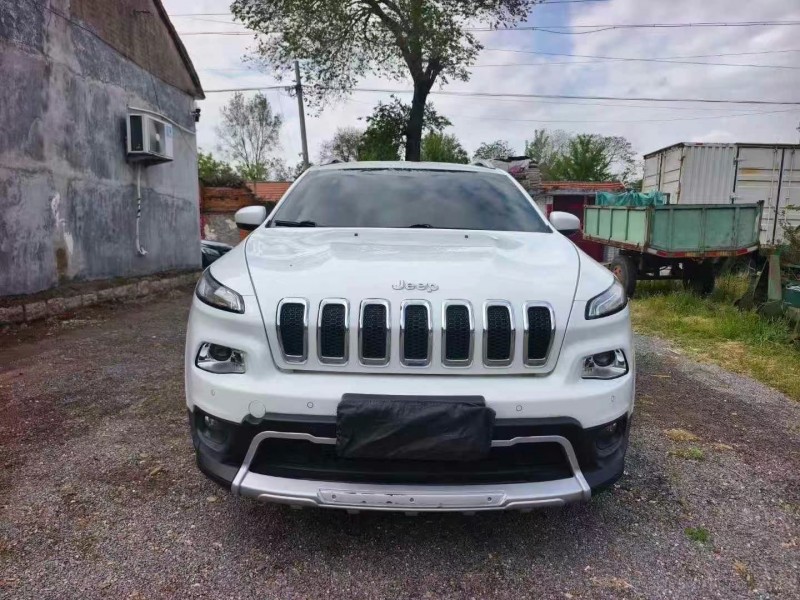16年东营Jeep自由光