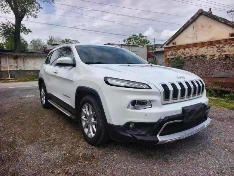 16年东营Jeep自由光