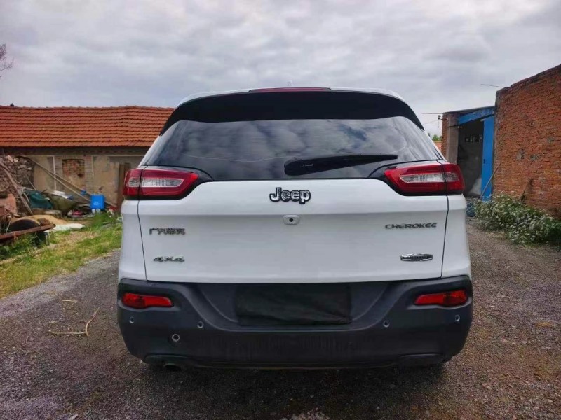 16年东营Jeep自由光