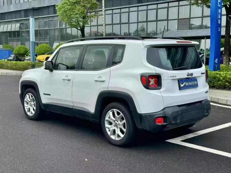 18年佛山Jeep自由侠