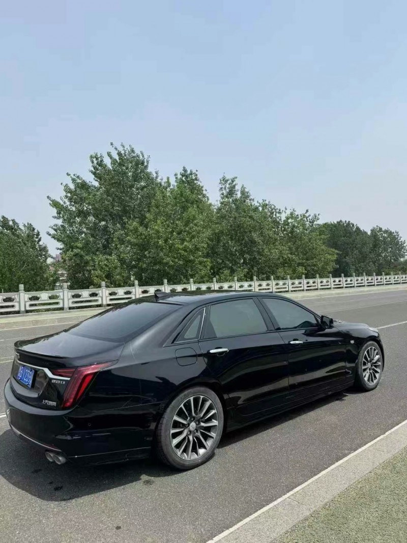 22年东营凯迪拉克CT6