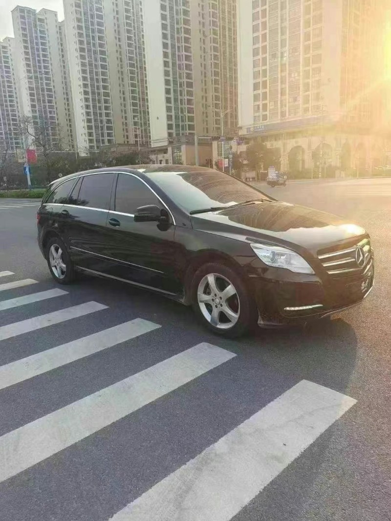 15年防城港奔驰R