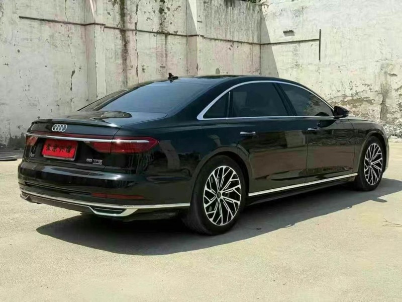 18年鹤壁奥迪A8L