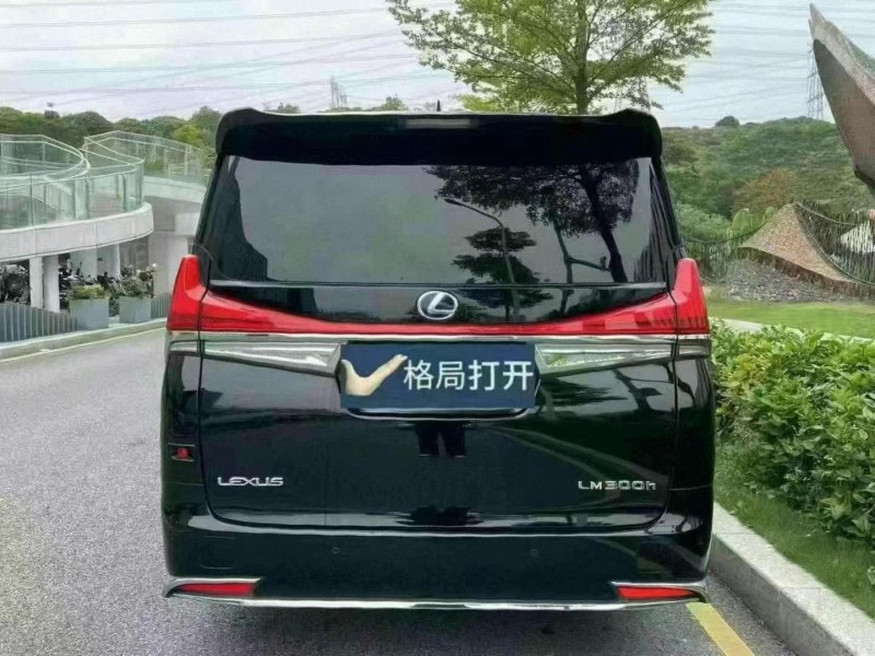 23年深圳雷克萨斯LM300H
