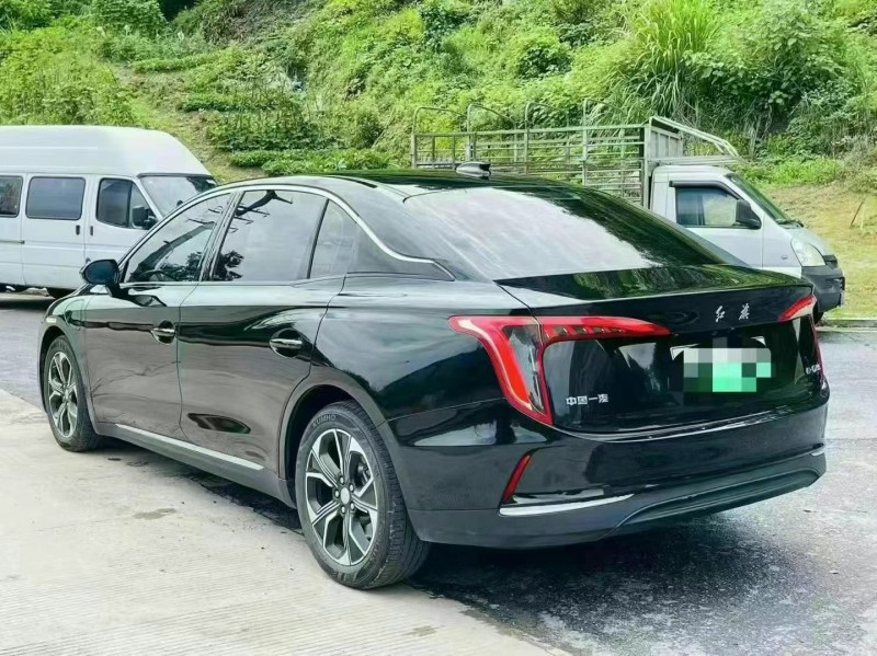 23年宁德红旗E-QM5