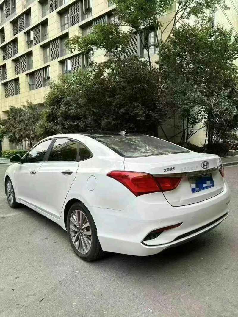 20年自贡现代名图