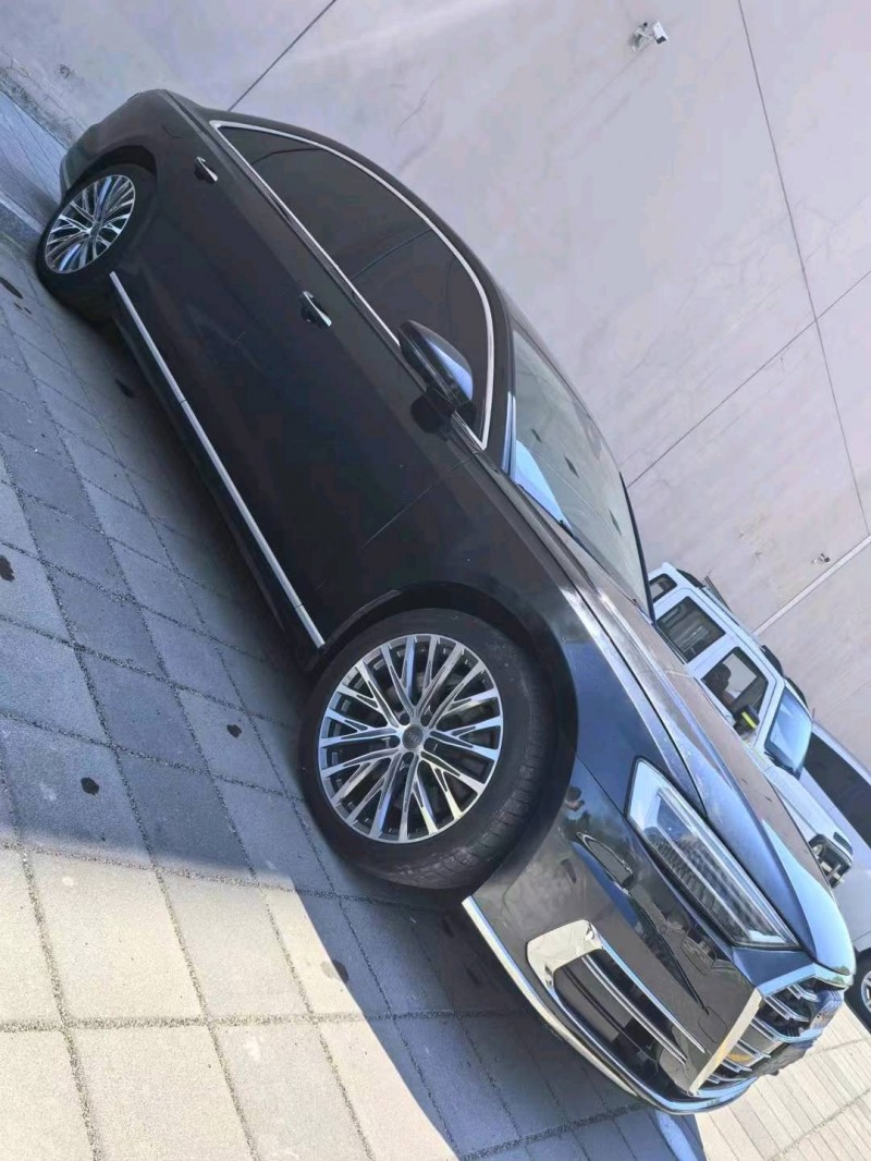 18年营口奥迪A8L