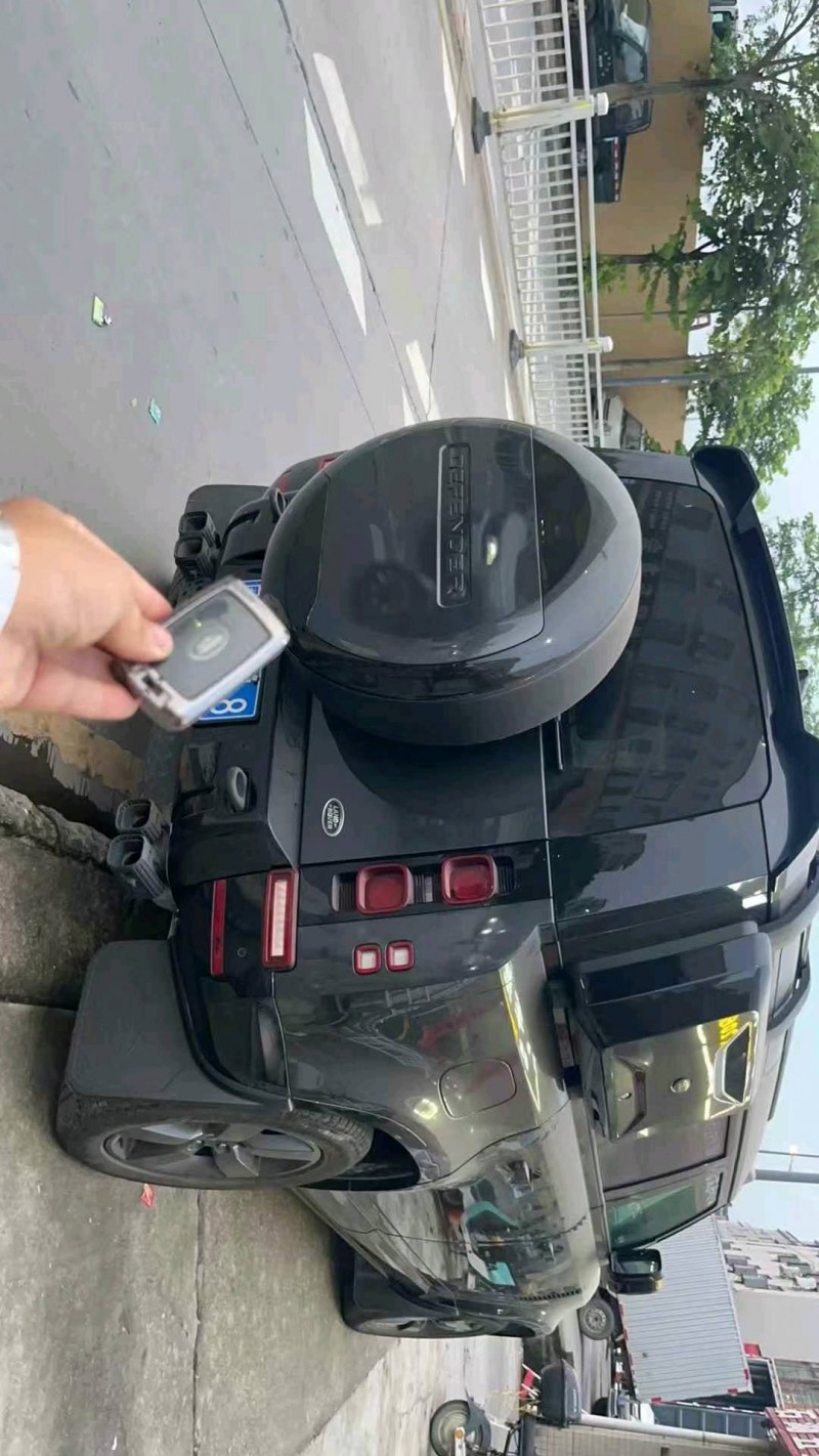 23年广州路虎卫士
