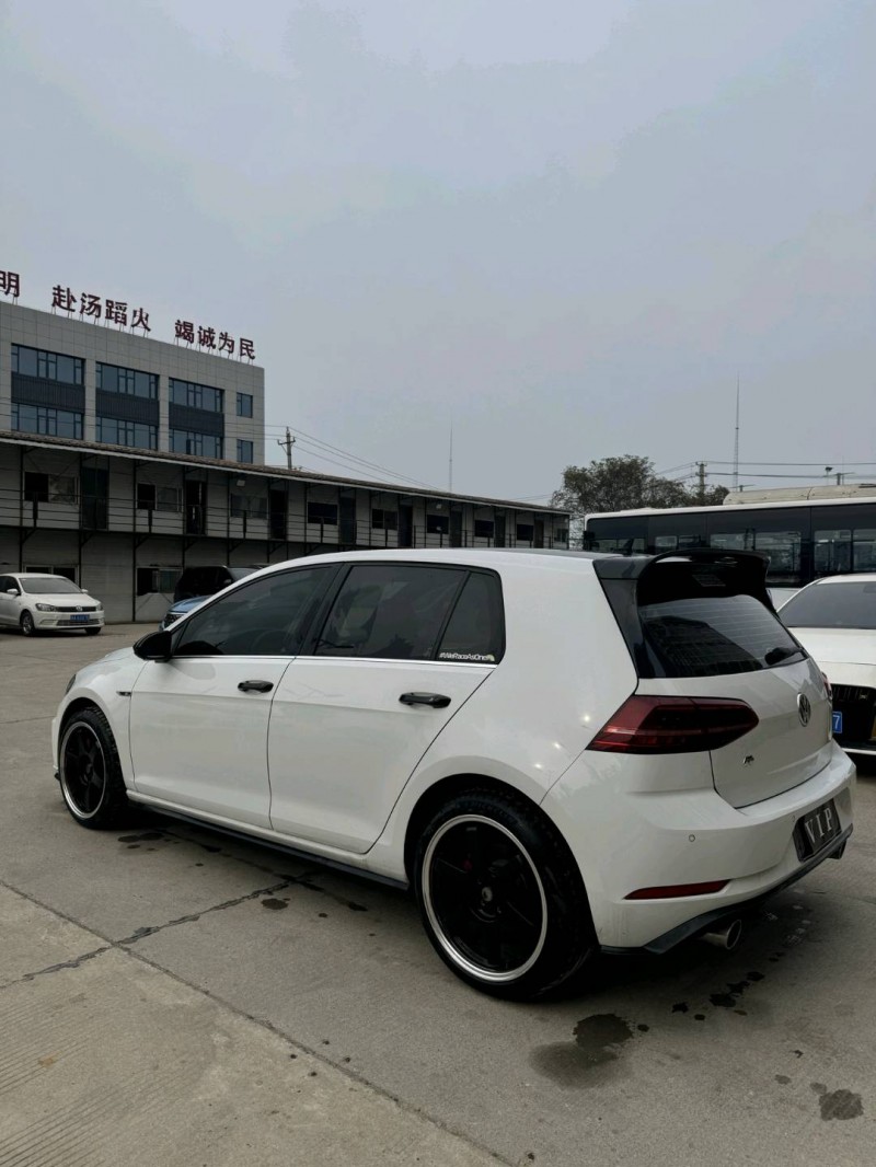 19年武汉大众高尔夫
