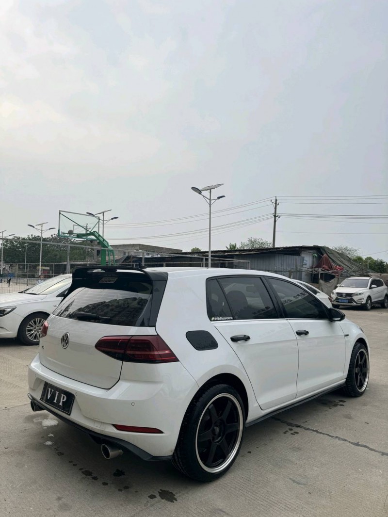 19年武汉大众高尔夫