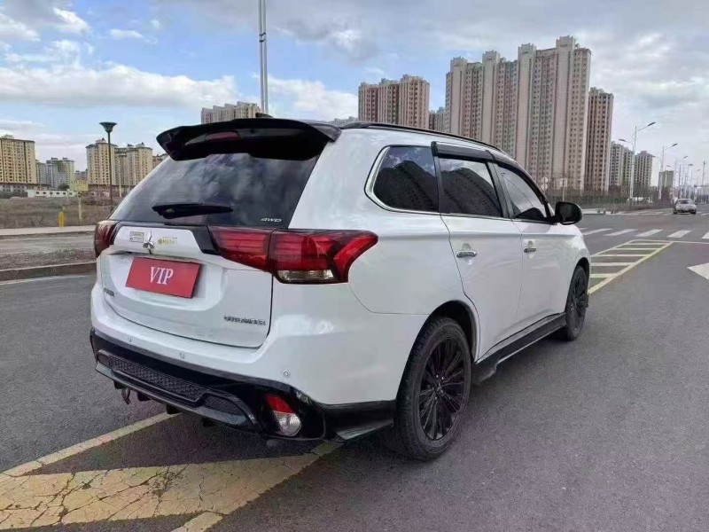 22年乌鲁木齐三菱欧蓝德