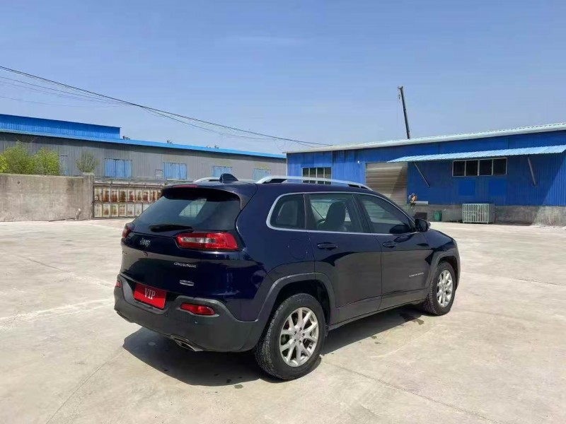 17年乌鲁木齐Jeep自由光