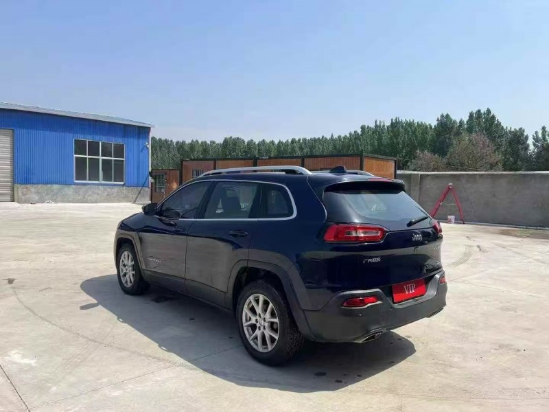 17年乌鲁木齐Jeep自由光