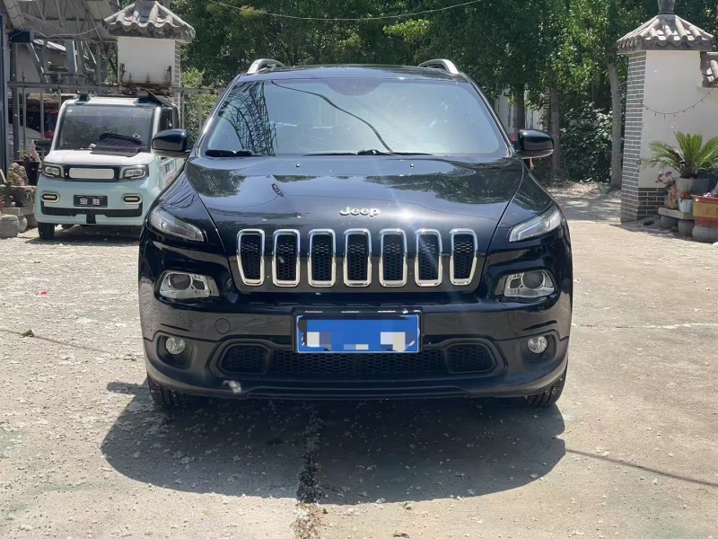 17年济宁Jeep自由光