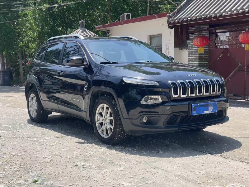 17年济宁Jeep自由光