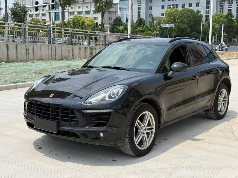 17年阜阳保时捷Macan