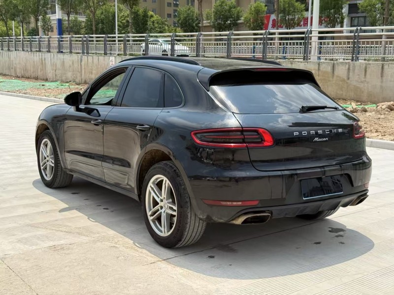 17年阜阳保时捷Macan