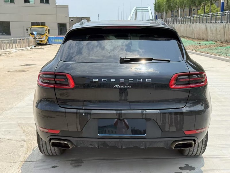 17年阜阳保时捷Macan