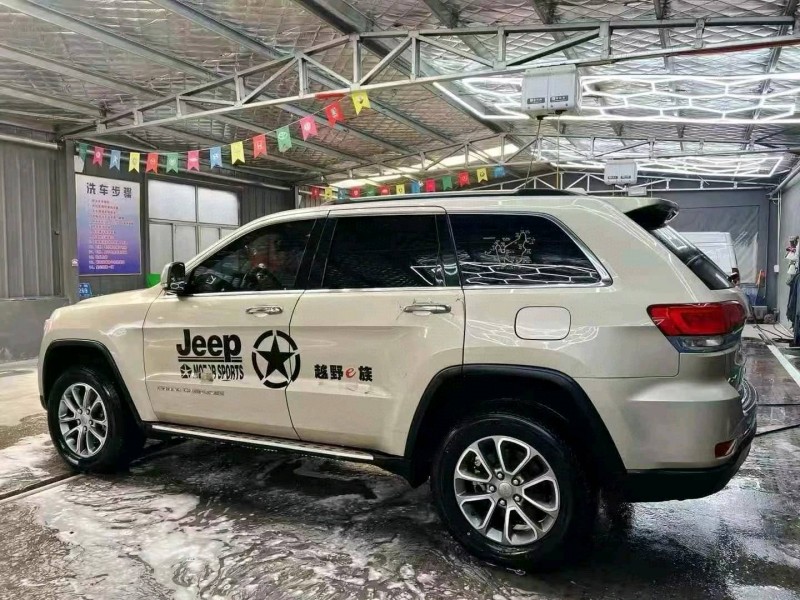 16年烟台Jeep大切诺基