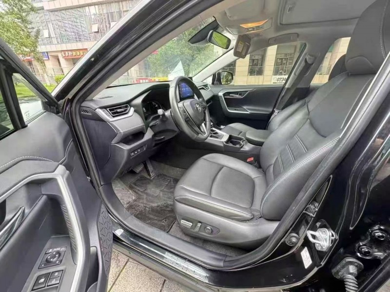 23年黄石丰田RAV4
