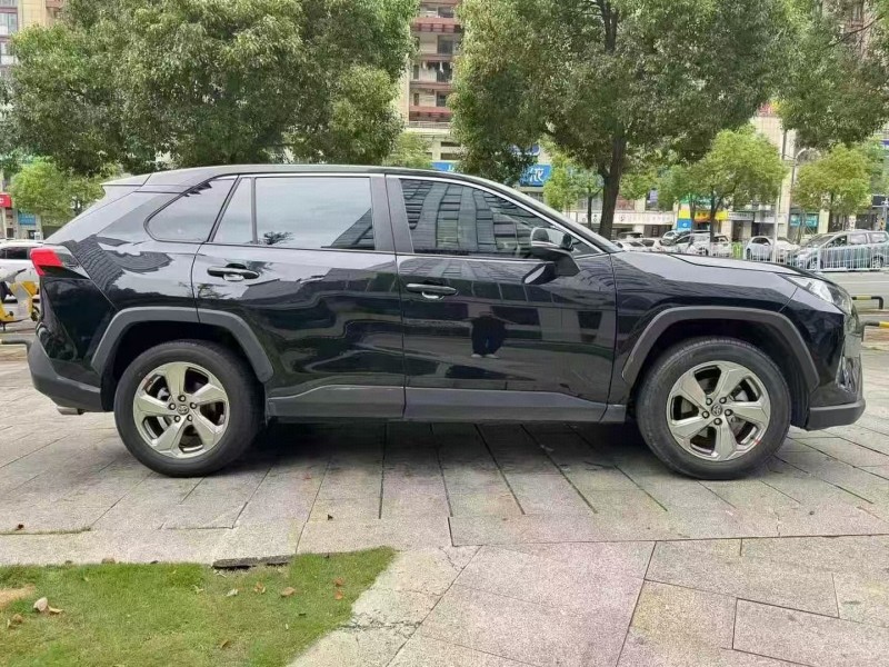 23年黄石丰田RAV4