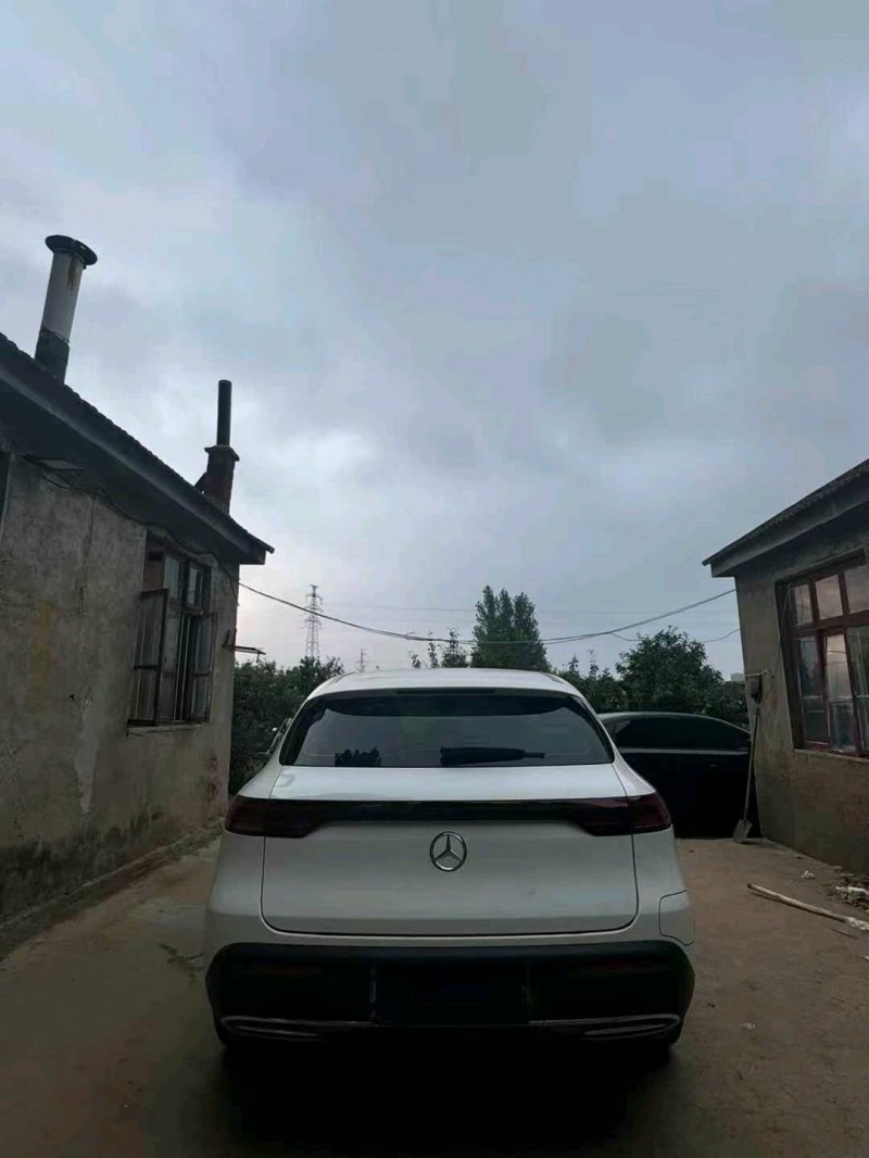 21年青岛奔驰EQC