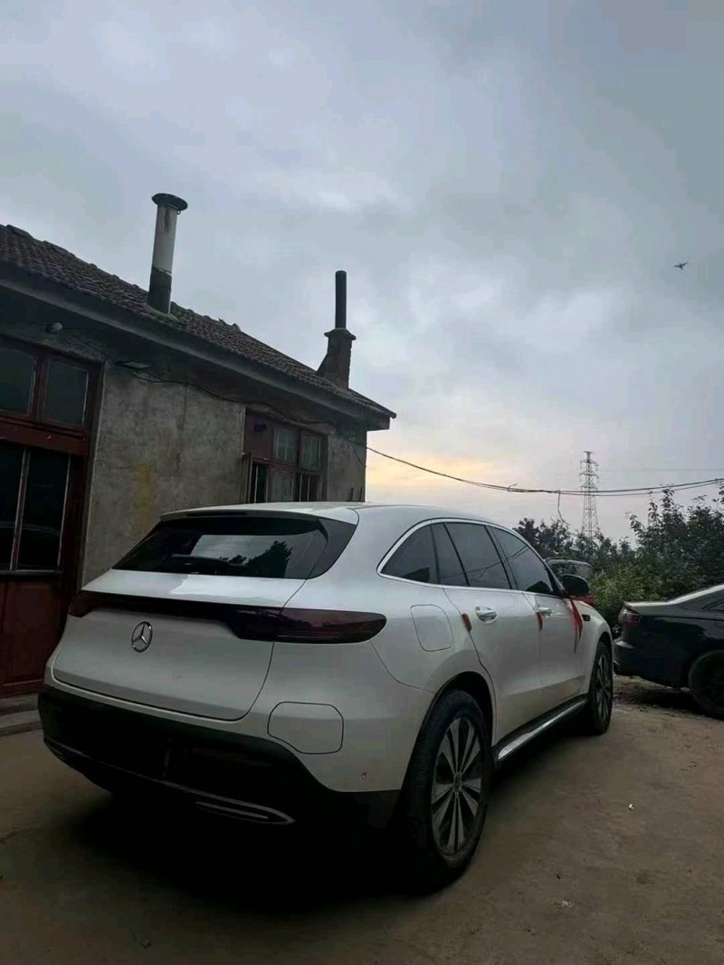 21年青岛奔驰EQC