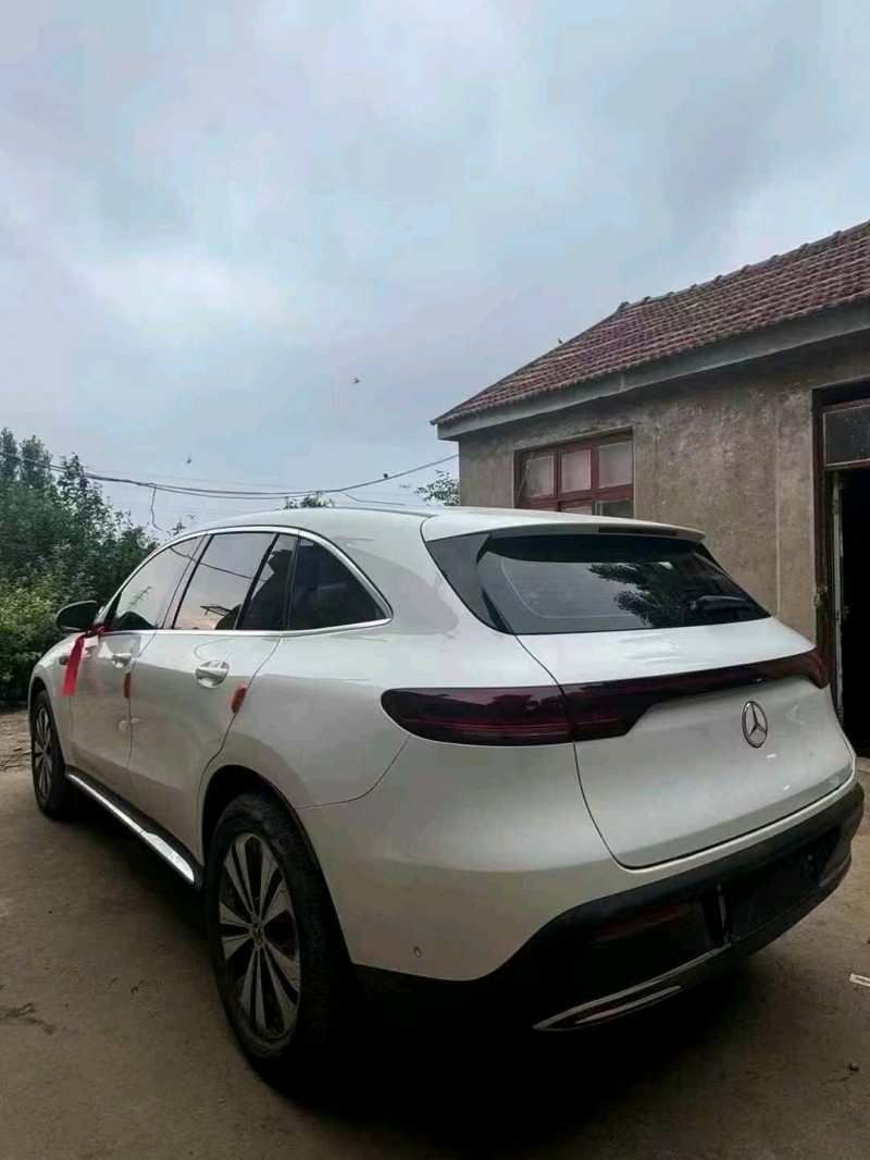 21年青岛奔驰EQC