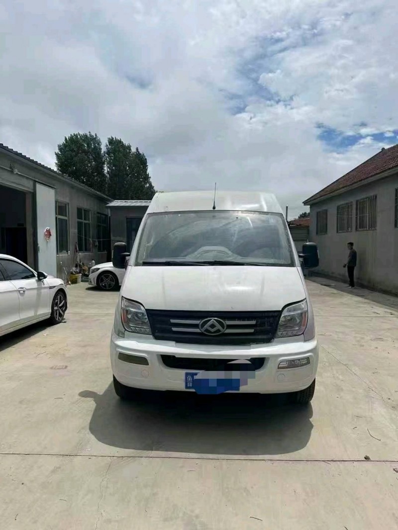 22年青岛大通V80