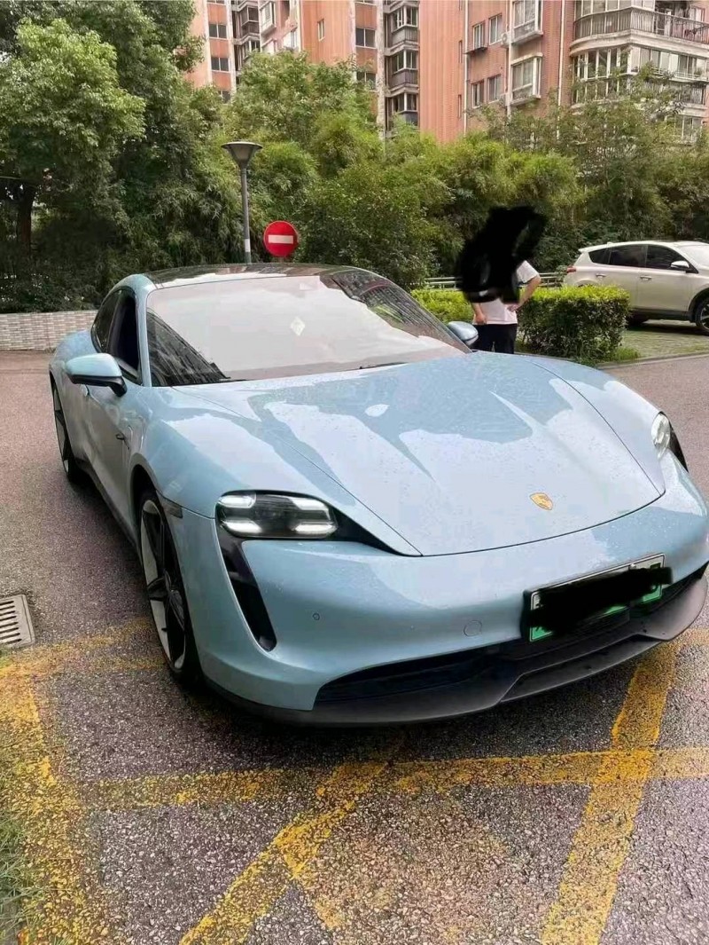 20年金华保时捷Taycan