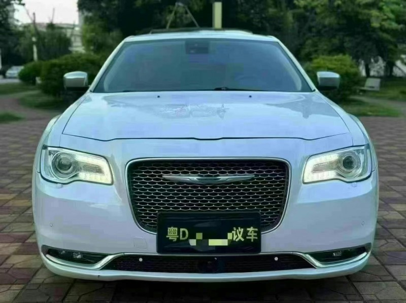 16年清远克莱斯勒300C