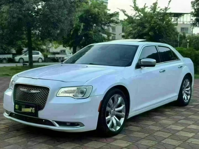 16年清远克莱斯勒300C