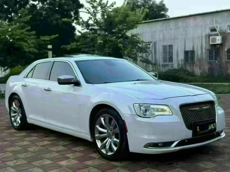 16年清远克莱斯勒300C