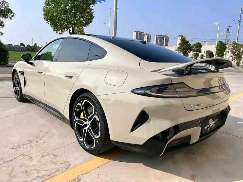 24年宜昌小米SU7