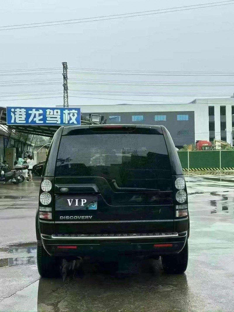 16年韶关路虎发现4