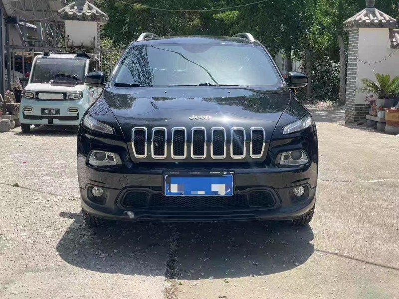 17年济宁Jeep自由光