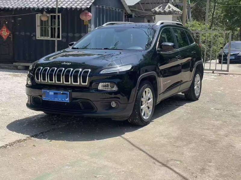 17年济宁Jeep自由光