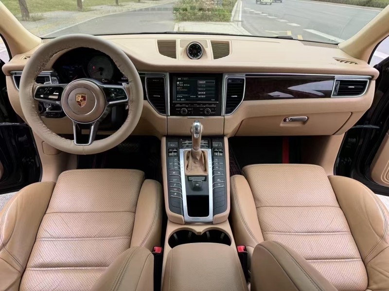 15年枣庄保时捷Macan
