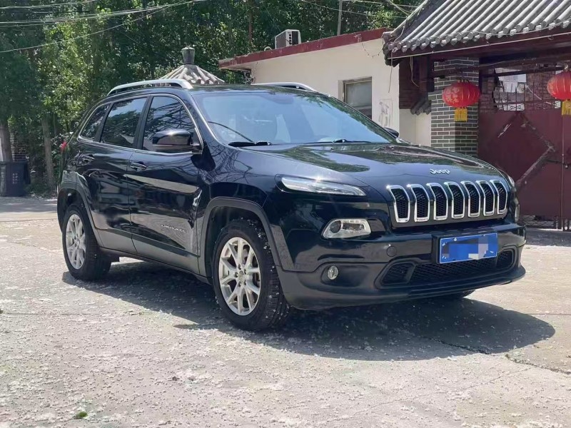 17年济宁Jeep自由光