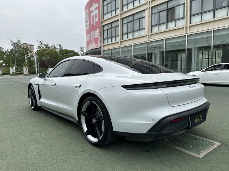 22年盐城保时捷Taycan