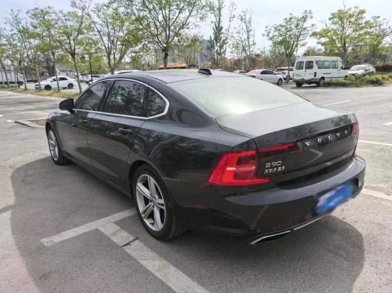 17年荷泽沃尔沃S90